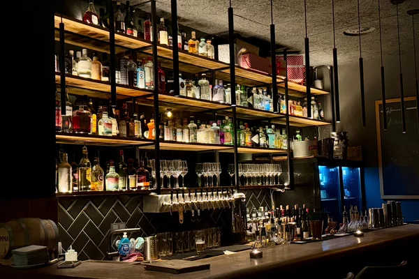 Bar der Vinothek und Weinbar „Heinrich“ in Würzburg