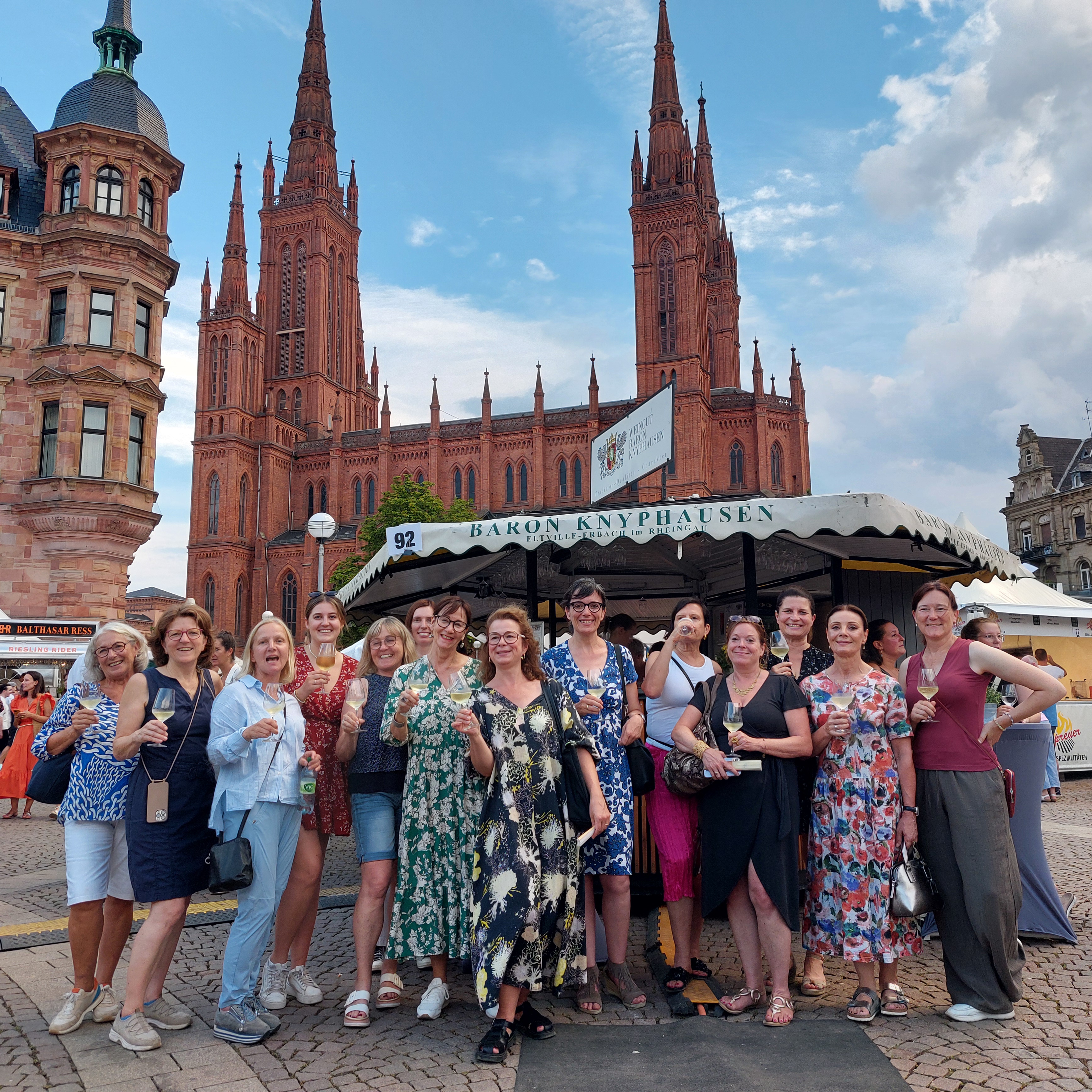 vinissima-ev-veranstaltungen-rheingauer_Frauen_in_feierlaune
